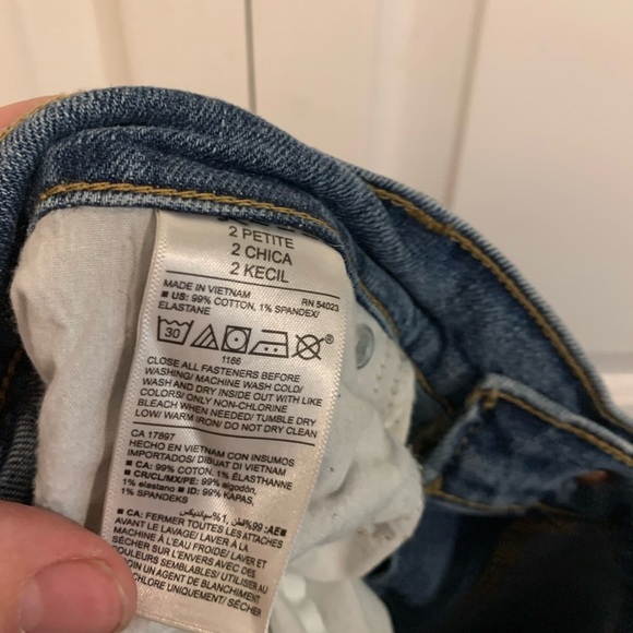 Old Navy fray and tie dye patch mid rise boyfriend jeans - Picture 6 of 9